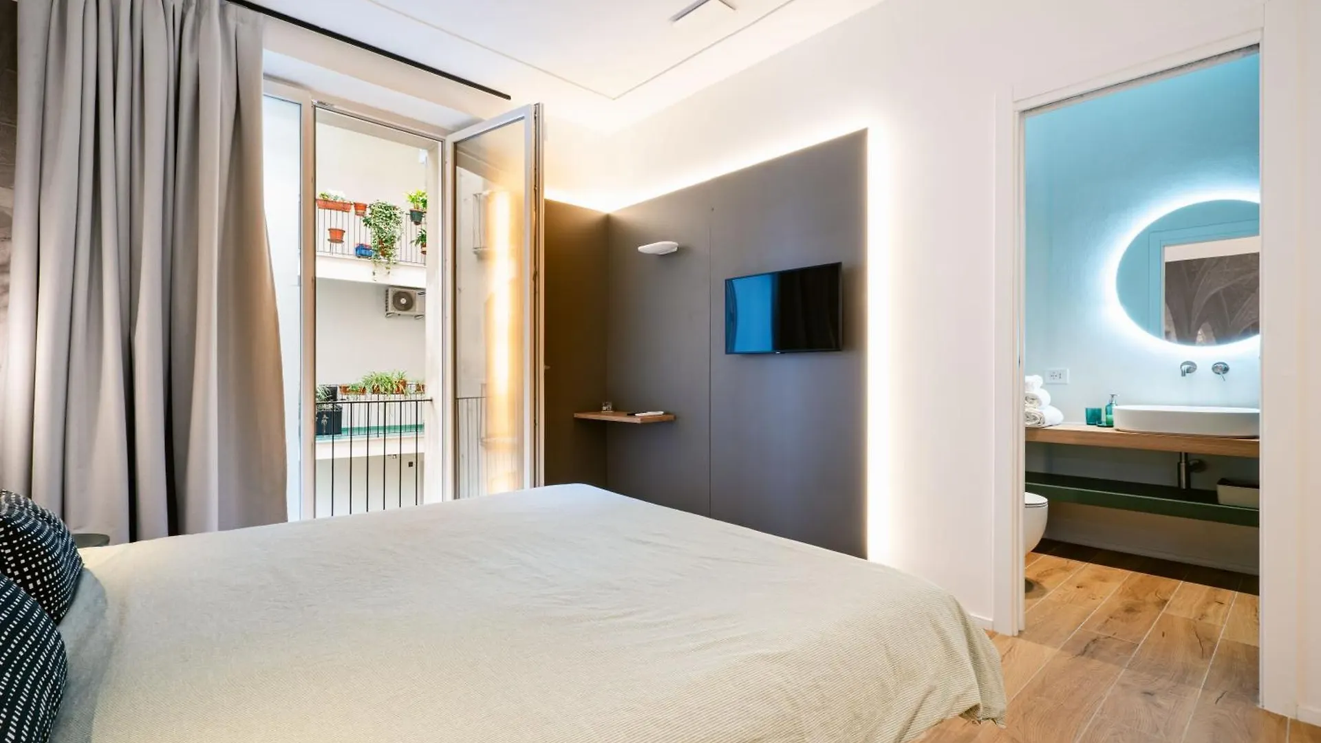 Guest house Nilo Relais A San Domenico Maggiore Naples Italy